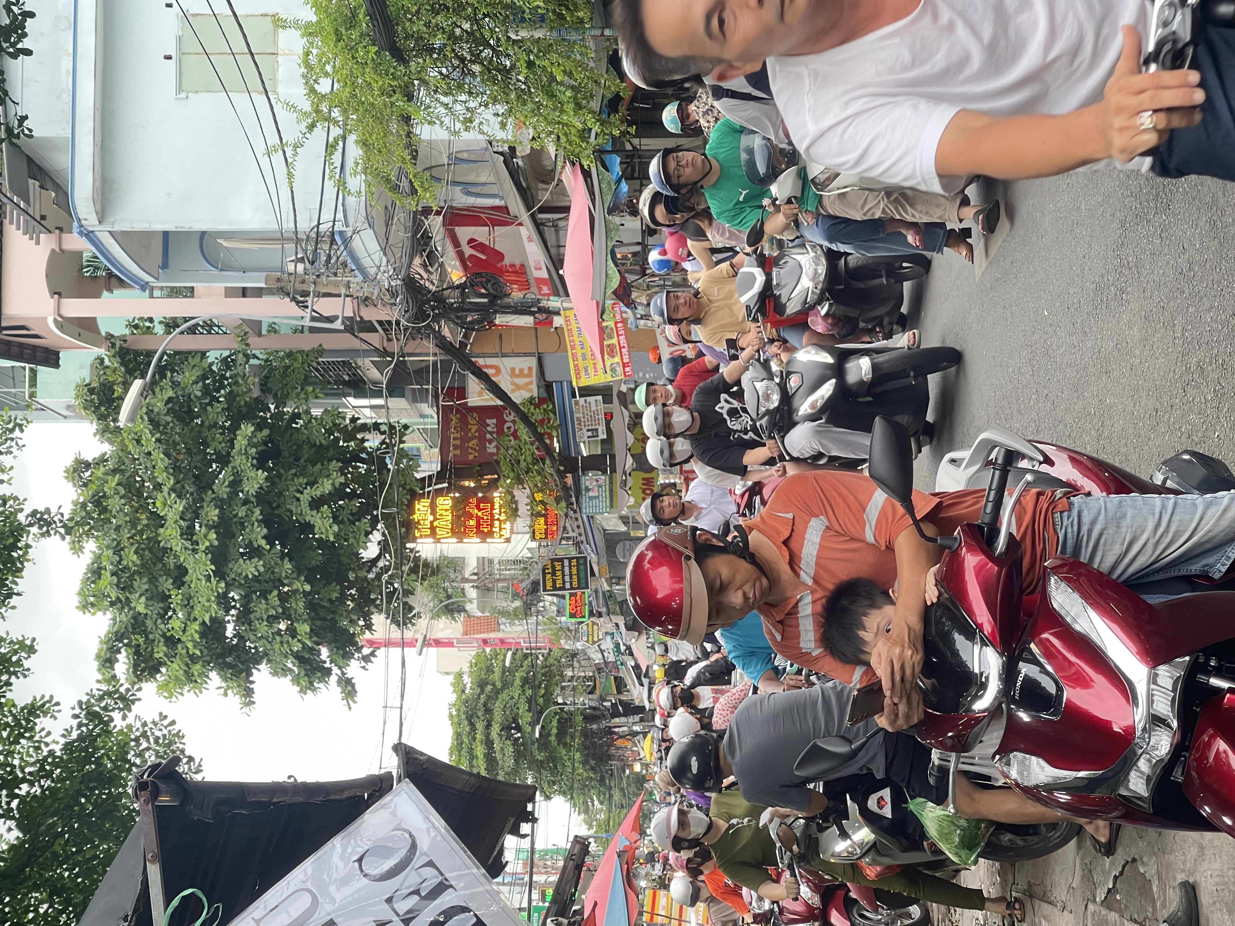 MT ngay chợ kinh Doanh 