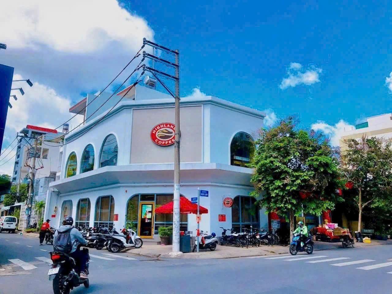 Bán Nhà mặt tiền Độc Lập 10mX18m