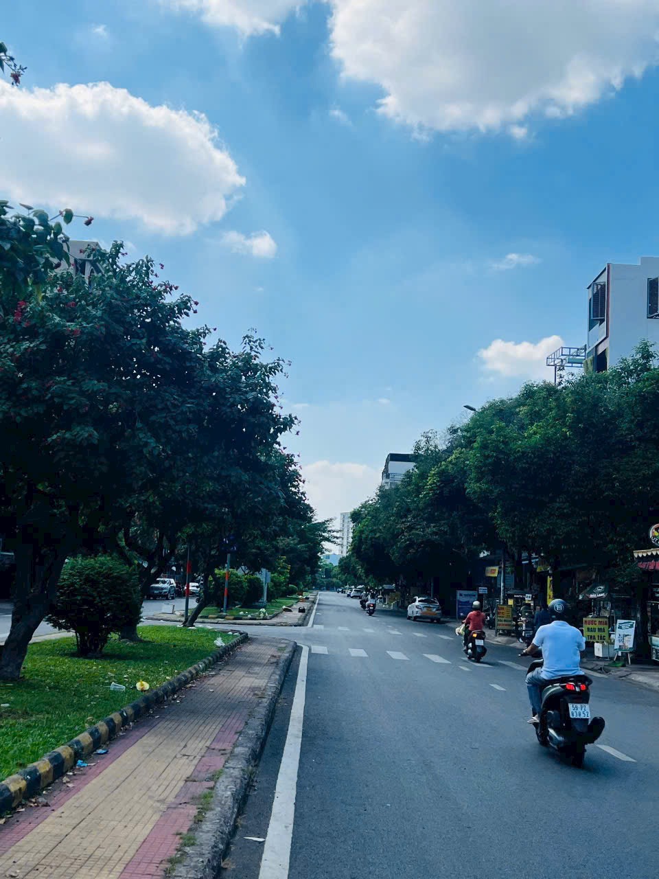 Bán Nhà mặt tiền Lê Thúc Hoạch 8m x 20m