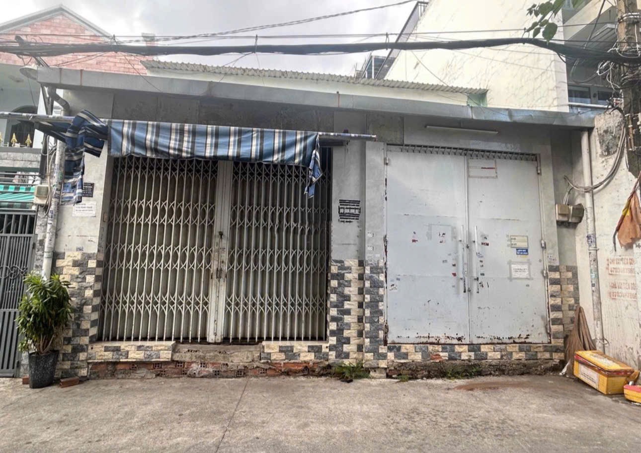 HẺM XE HƠI CHỢ VẢI PHÚ THỌ HOÀ 8x25m